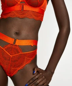 Hoher Brazilian Maisie Nyakim -Dessous-Geschäft 199060 2